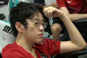 中欧体育- scout打爆doinb 